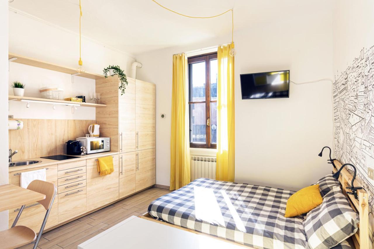 A Yellow Touch - Modern Studio In Isola Milano Luaran gambar