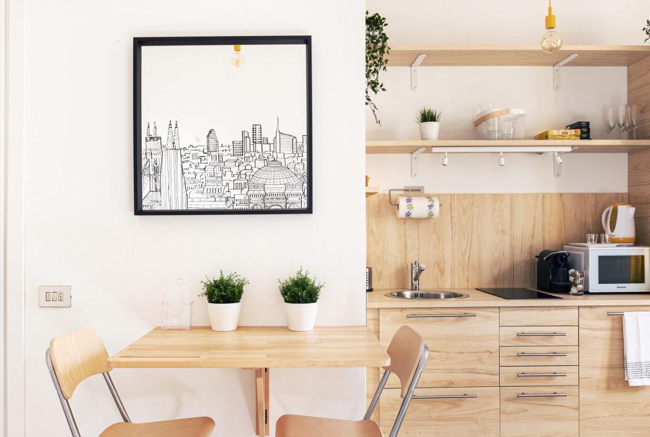 A Yellow Touch - Modern Studio In Isola Milano Luaran gambar