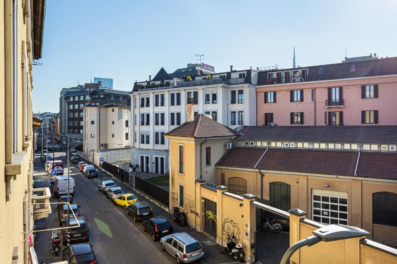 A Yellow Touch - Modern Studio In Isola Milano Apartment Luaran gambar